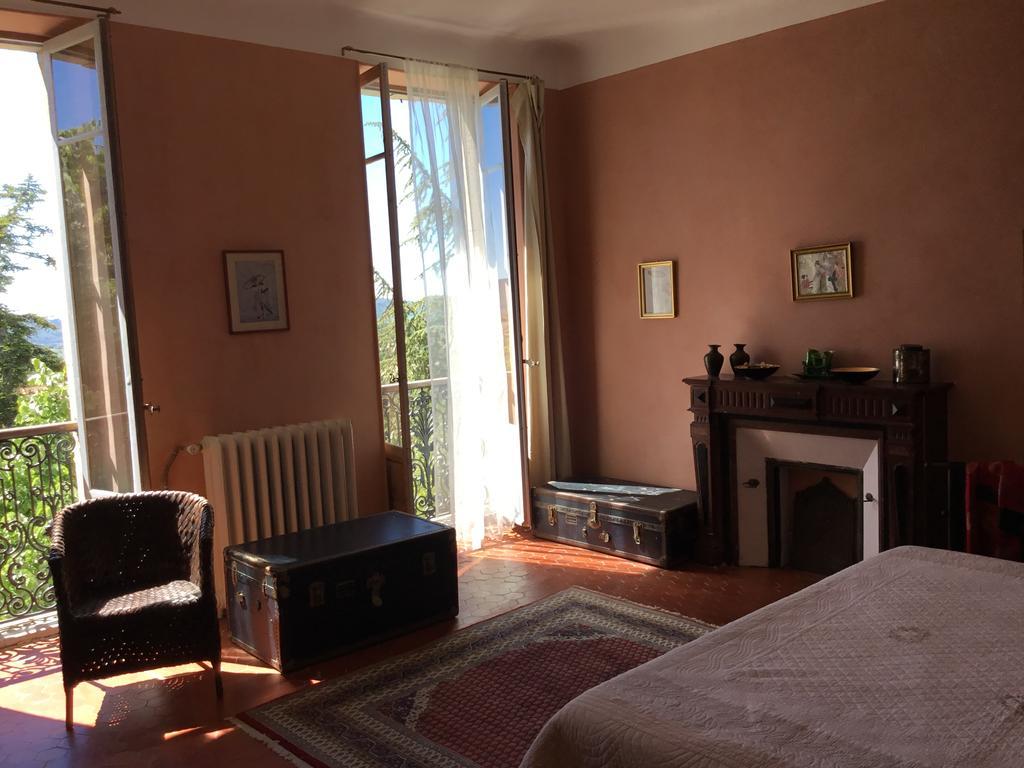 B&B En Provence- Villa Saint Marc フォルカルキエ エクステリア 写真