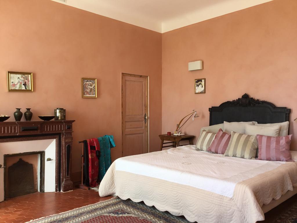 B&B En Provence- Villa Saint Marc フォルカルキエ エクステリア 写真