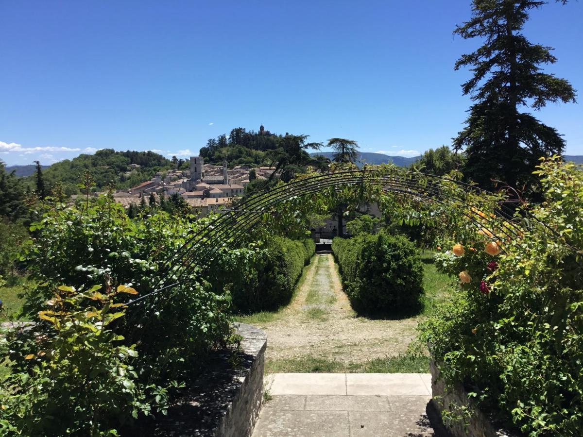 B&B En Provence- Villa Saint Marc フォルカルキエ エクステリア 写真